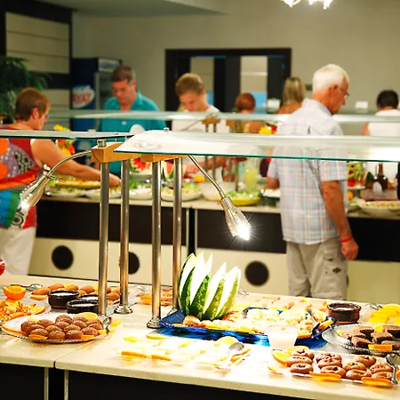 La Vita's Hotel Side